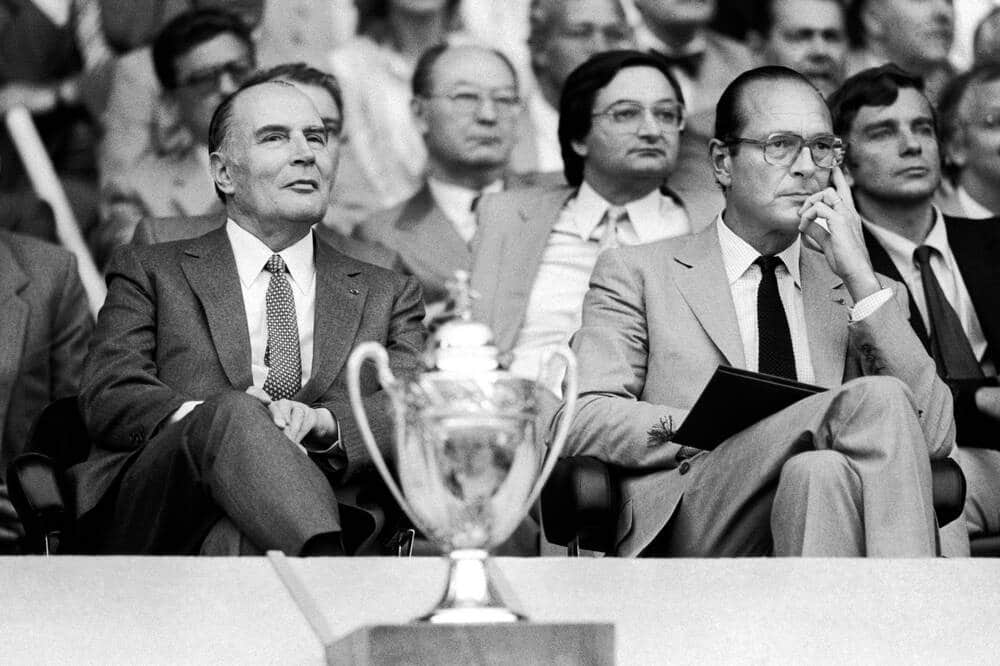 François Mitterrand et jacques Chirac en 1986 lors d'un match PSG Nantes
